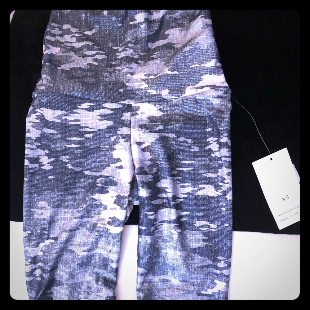 Emily Hsu Camo Leggings NWT XS